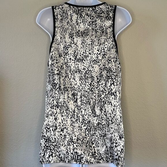 Forever 21 Printed Sleeveless Blouse - Picture 2 of 6